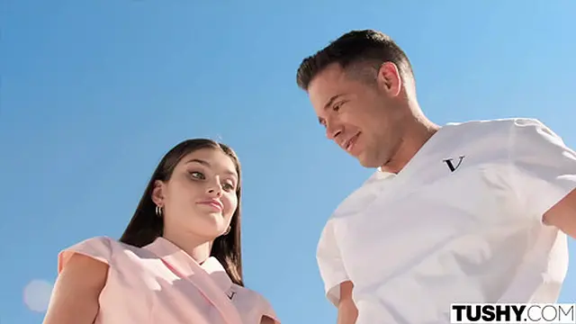 Vanessa and Stefany Swap Cocks in Hot Anal👌 Threesome