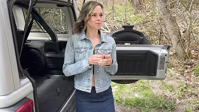 Partner drives car as wife enjoys creampie from friend in back seat