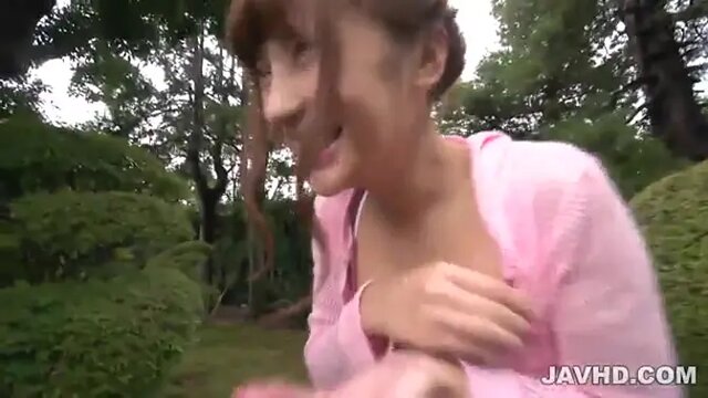 Amateur Anna Anjo deepthroat and hand job