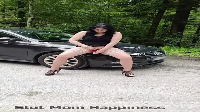 Girl loves to masturbate outdoors