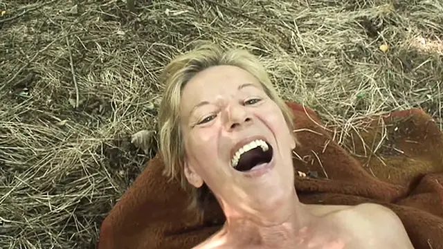 Hairy mature woman enjoys outdoor doggy style