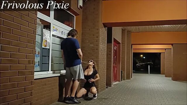 Hot mature mom slams her pussy in public