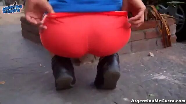 Cameltoe and Ass Pants with No Panties Flashing in Public!