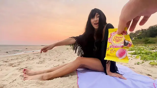  Sexy Lady Seeking Sunshine &mdash;  Sand &mdash;  and Unbridled Fun!