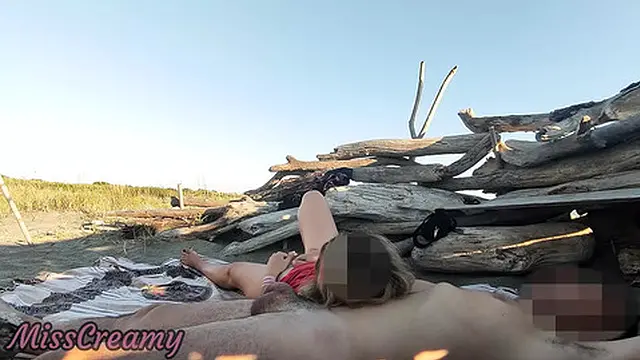 Pussy🌮️ Caught - Anonymous Filmed hunk at Beach and Jerked Off