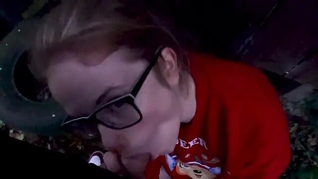 BATTERY EMPTY!!! Pussy for cell phone? Are you helping a girl in need?