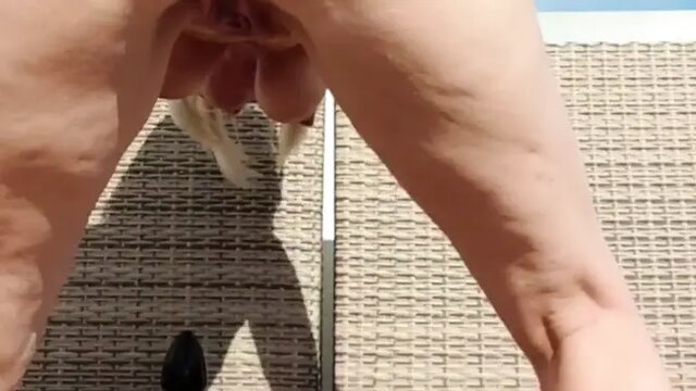 Curvy MILF gets huge plug, teaches bondage train session