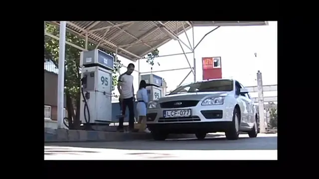 Hot Brunette with Large Nipples Gets Fucked and Cums on Big Amateur Cock🌭