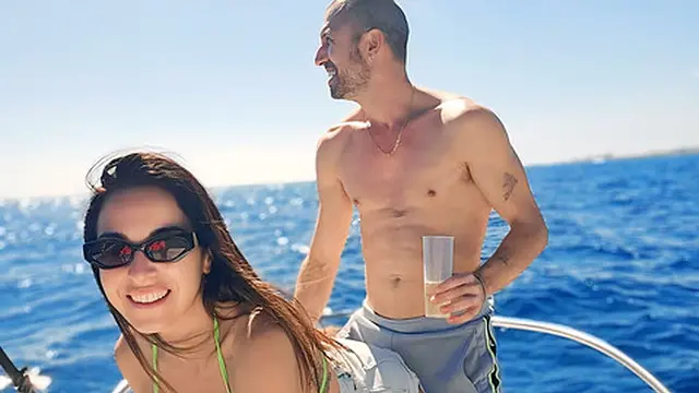 Wild Waterplay &mdash;  Unfiltered Intimacy