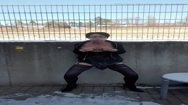 Busty MILF Julie breaks a massive geyser of squirt