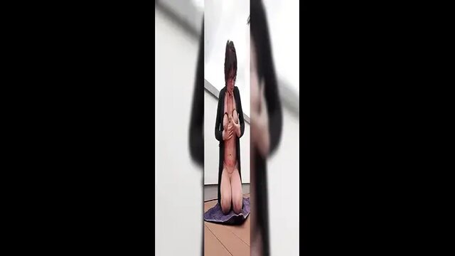 Stunning neighbour gives me a surprise squirt show