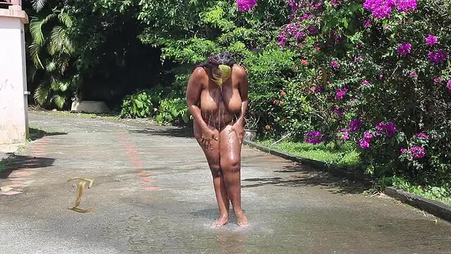 Exhibitionist Amateur Wife Gets Creampied in Public Parking Lot