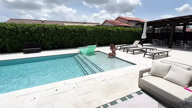 Hot Neighbor Hailey Rose Wants Dirty Fun with Big Tits