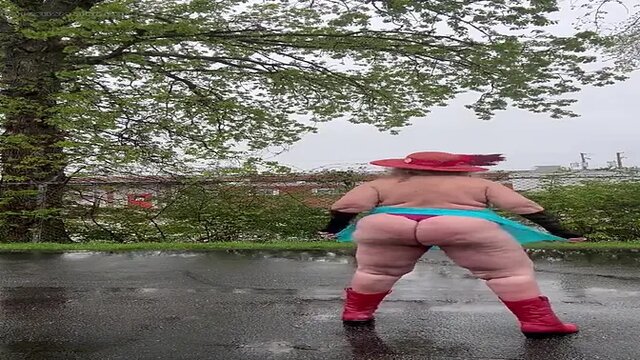 Catching Raindrops on My Titties - huge Ass & huge Natural Tits