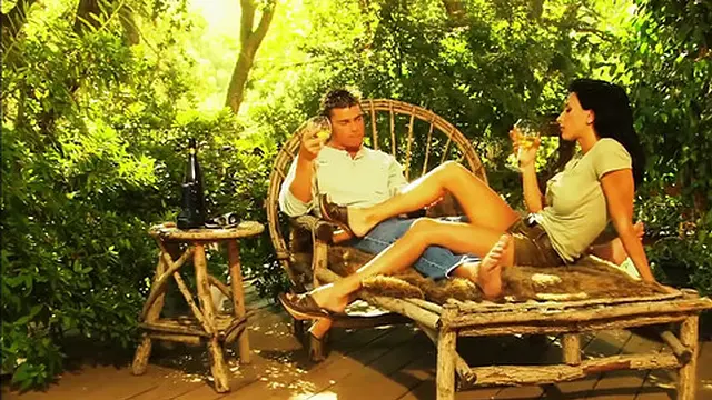 Lezley Zen′s Fresh Air Flirtation Concludes with a Scorching Facial