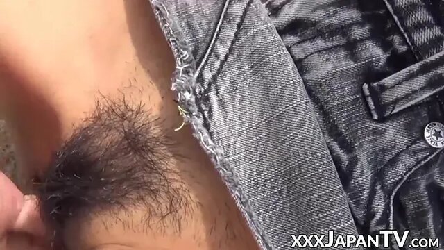 Amateur Japanese babe gets fingered in public closeup