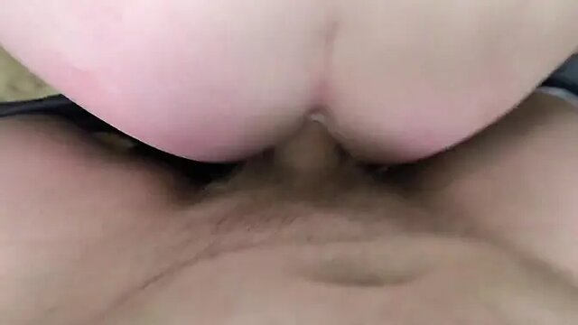 Woods hookup leads to MILF's anal fucking