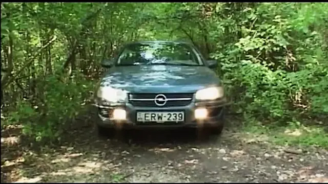 Hot ass🍑 fucking and finger action in the woods