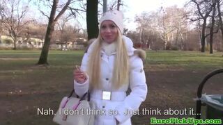 Euro pulicsex slut jizzed on outdoors
