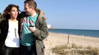 Beach fuck with young skinny slut