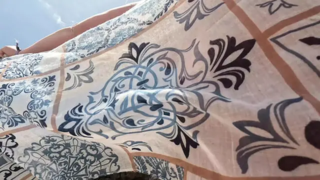 POV woman showing pussy✌ and ass🍑 at the beach