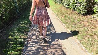 Pussy Flash - My exhibitionist wife walks naked in the streets of Spain where many people pass - Caught!!!