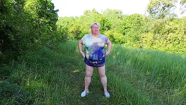 Neighbor strips in the park and urinates before all