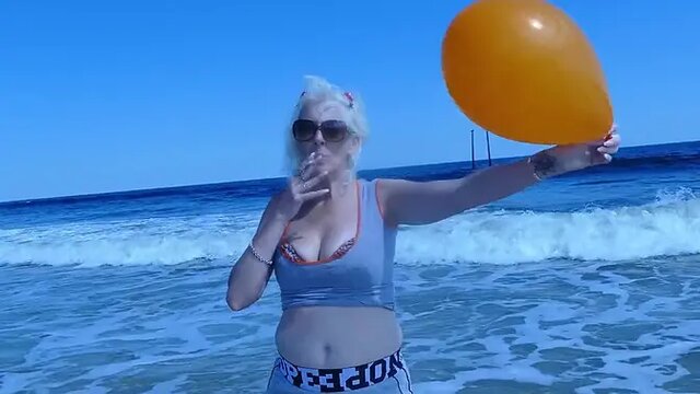 Carolina beach babe blows hot hunk in public