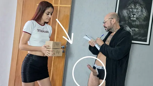 Older Woman Receives Cock🌭 From Surprise Visitor