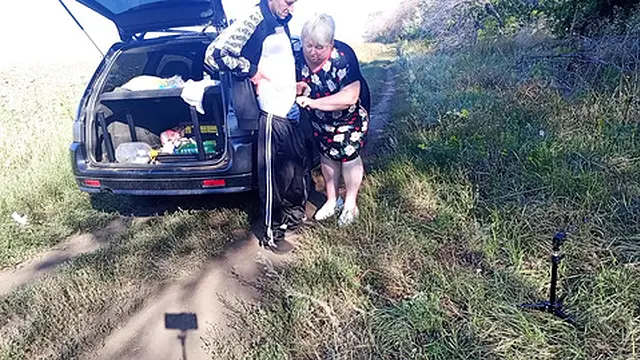 milf grabs my cock🌭 while I urinate and gives a public blow job