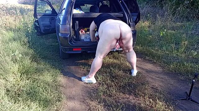 Neighbor gets lots of orgasms with squirting in public