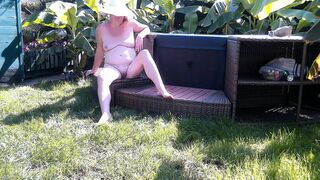Garden whirlpool (Well again at the hedge you little neighbor ?)