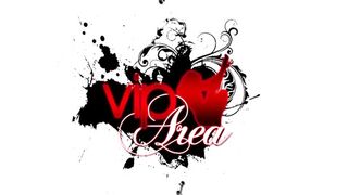 Lesbian Elle Alexandra is outdoors with Aspen Rae