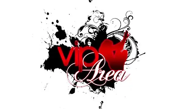 Lesbian Elle Alexandra is outdoors with Aspen Rae