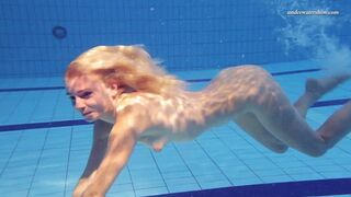 Underwater nympho diva Elena Proklova unleashes her fiery passion