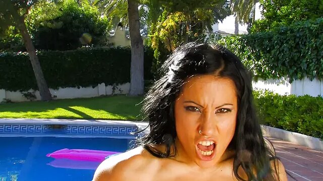 Dark-haired MILF Gigi Love deepthroats and rides cock