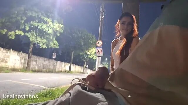 Amateur girl seduces bus stop jerk-off